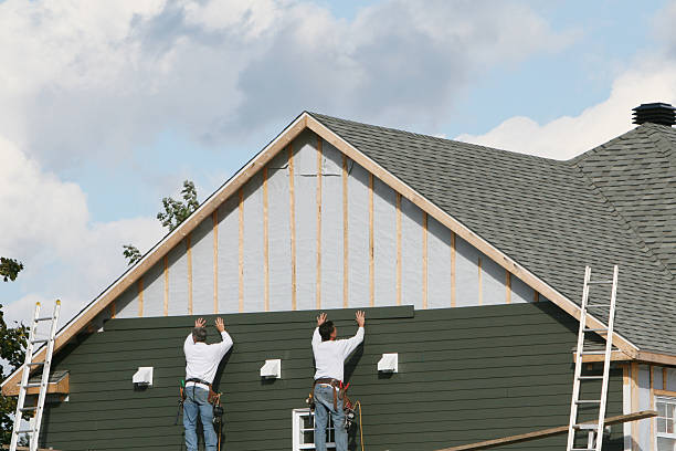Professional Vinyl Siding technician working in Mount Victory, OH